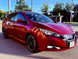 2017 Nissan Leaf II (ZE1), красный, 2050000 рублей, вид 1