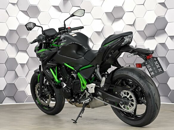 2026 Kawasaki Z 650, чёрный, 925000 рублей - вид 7