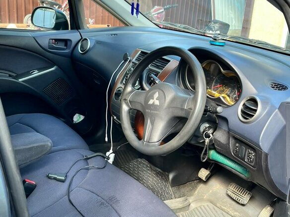 2005 Mitsubishi Colt VI (Z20/Z30), серый, 450000 рублей - вид 2