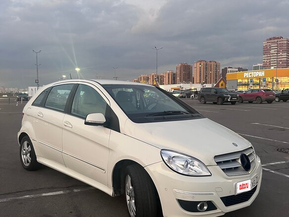 2011 Mercedes-Benz B-Класс 180 I (W245) Рестайлинг, белый, 650000 рублей - вид 2
