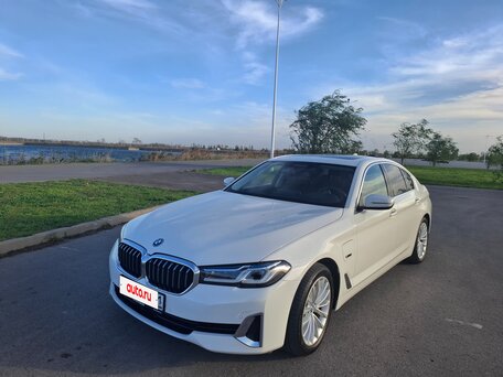 2021 BMW 5 серии 530e VII (G30/G31/G38) Рестайлинг, белый, 4881000 рублей, вид 1