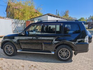 2011 Mitsubishi Pajero IV Рестайлинг 1, чёрный, 1690000 рублей, вид 3