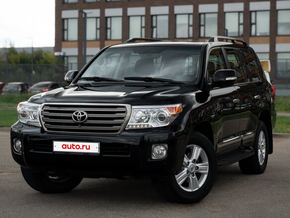 2014 Toyota Land Cruiser 200 Series Рестайлинг 1, чёрный, 4049999 рублей