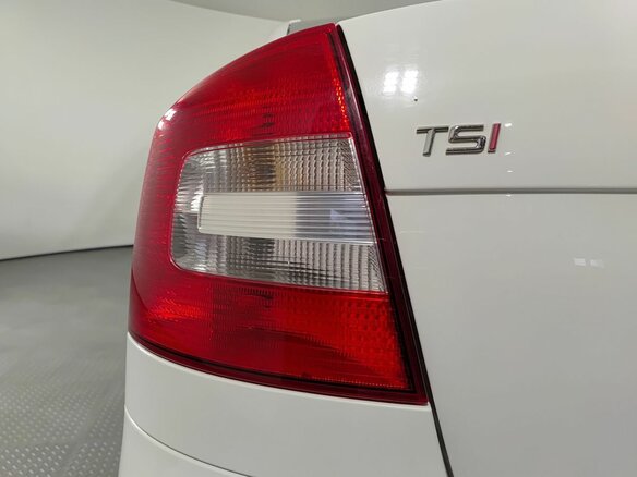 2013 Skoda Octavia II (A5) Рестайлинг, белый - вид 8