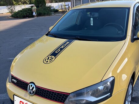2011 Volkswagen Polo V, бежевый, 820000 рублей, вид 1