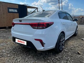 2017 Kia Rio IV, белый, 650000 рублей, вид 4