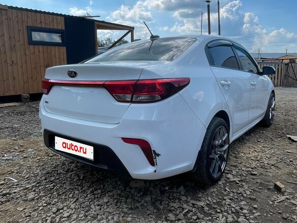 2017 Kia Rio IV, белый, 650000 рублей - вид 3