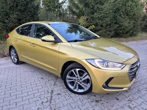 2016 Hyundai Elantra VI (AD), жёлтый, 1570000 рублей