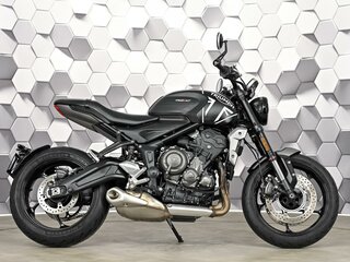 2022 Triumph Trident 660, чёрный, 797000 рублей, вид 3