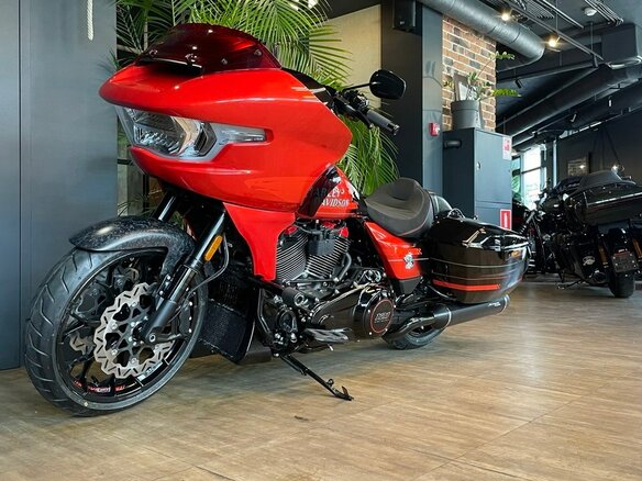 2026 Harley-Davidson CVO Road Glide ST, оранжевый, 6950000 рублей - вид 3