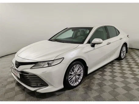Toyota Camry VIII (XV70)