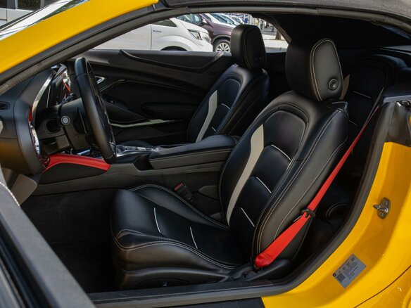 2018 Chevrolet Camaro VI Рестайлинг, жёлтый, 2980000 рублей - вид 17