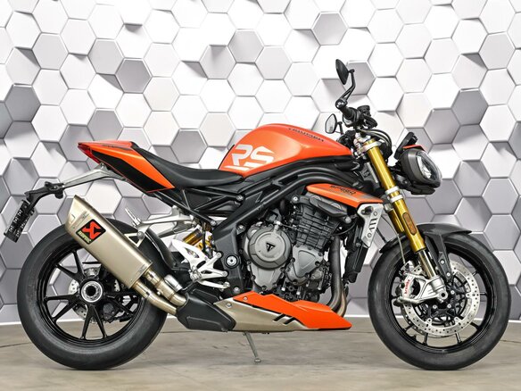 2022 Triumph Speed Triple, оранжевый, 1377000 рублей - вид 2