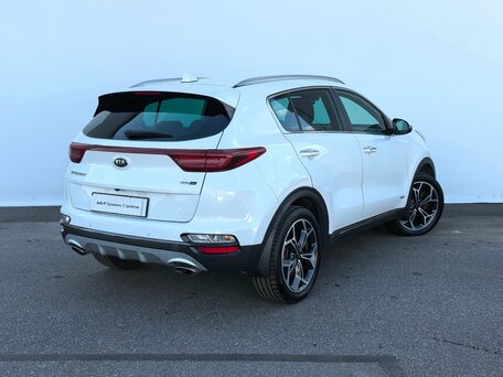 2020 Kia Sportage IV Рестайлинг, белый, 2150000 рублей, вид 4