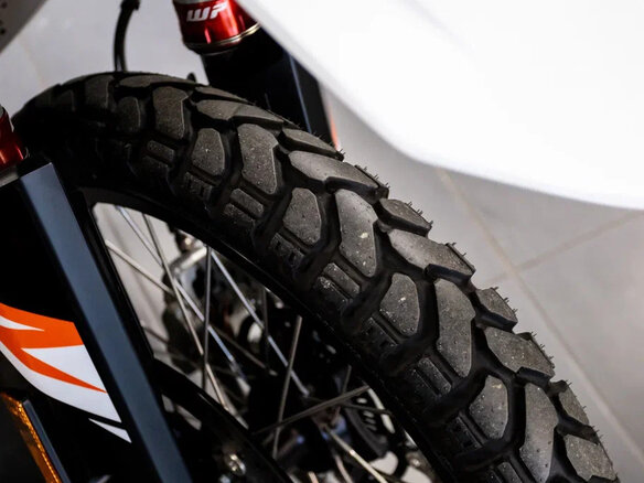 2024 KTM 890 Adventure R Rally, оранжевый, 2300000 рублей - вид 12