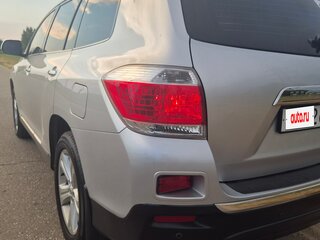 2012 Toyota Highlander II (XU40) Рестайлинг, серебристый, 2200000 рублей, вид 4