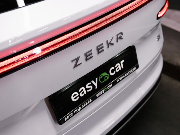 2026 Zeekr 8X 70 kWh, белый, 11428000 рублей - вид 3