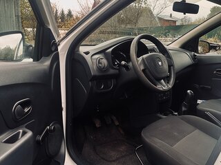 2018 Renault Logan II, белый, 700000 рублей, вид 4