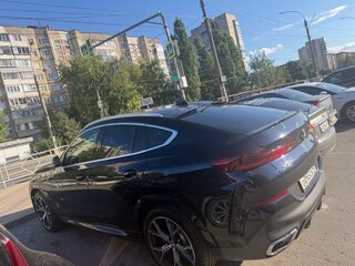 2020 BMW X6 40d III (G06), синий, 9100000 рублей, вид 4