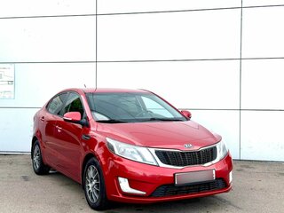2013 Kia Rio 5-speed III, красный, 770000 рублей, вид 3