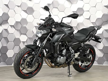 2018 Kawasaki Z 650, чёрный, 695000 рублей, вид 2