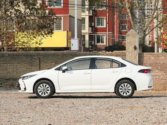 2022 Toyota Corolla XII (E210), белый, 1380000 рублей - вид 5