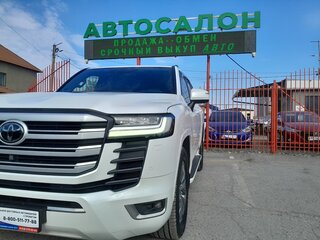 2021 Toyota Land Cruiser 300 Series, белый, 8798000 рублей, вид 1