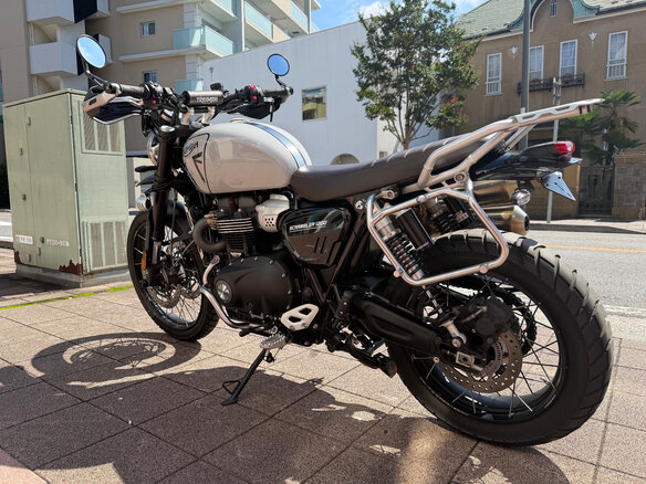 2024 Triumph Scrambler, серый - вид 1