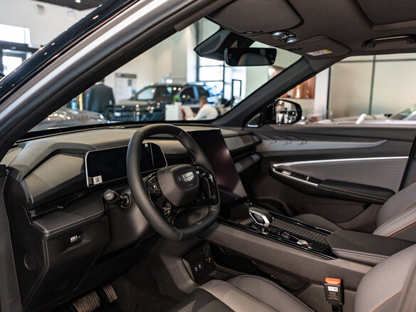 2026 Geely Cityray, серебристый - вид 9