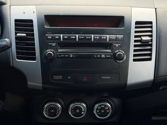 2010 Mitsubishi Outlander II Рестайлинг, серебристый, 909000 рублей - вид 24