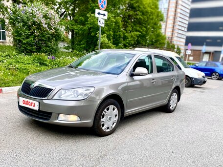 2011 Skoda Octavia II (A5) Рестайлинг, серый, 739000 рублей, вид 1