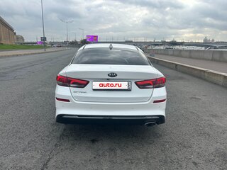2018 Kia Optima IV Рестайлинг, белый, 1680000 рублей, вид 3