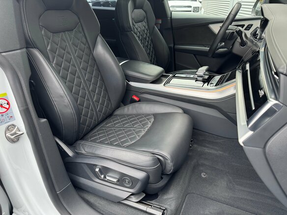 2020 Audi Q8 50 TDI I (4M), белый, 7990000 рублей - вид 35