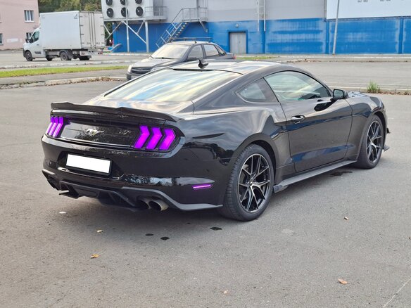 2022 Ford Mustang VI Рестайлинг, чёрный, 3480000 рублей - вид 16