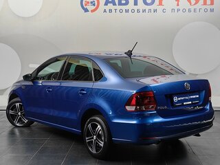 2018 Volkswagen Polo V Рестайлинг, синий, 1377000 рублей, вид 2