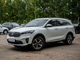 2019 Kia Sorento III Prime Рестайлинг, белый, 3050000 рублей, вид 1