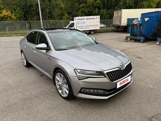 2020 Skoda Superb III Рестайлинг, серебристый, 2850000 рублей, вид 5