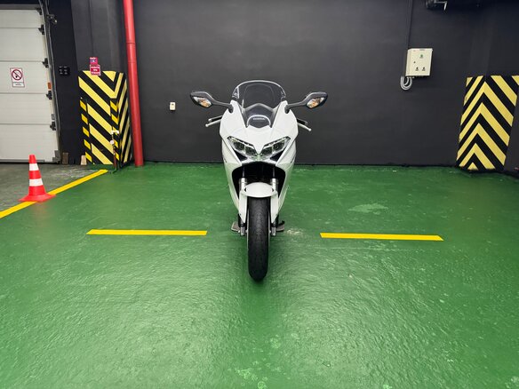 2017 Honda VFR 800, белый, 785000 рублей - вид 7