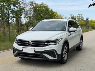 2022 Volkswagen Tiguan II Рестайлинг, белый, 1790000 рублей, вид 3