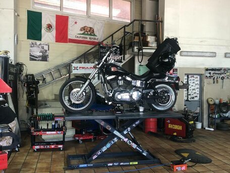 2000 Harley-Davidson Dyna Wide Glide, чёрный, 677777 рублей, вид 3