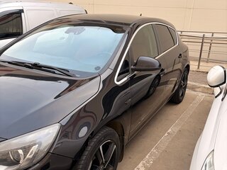 2010 Opel Astra J, чёрный, 850000 рублей, вид 3