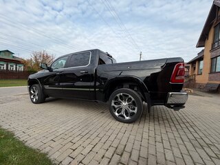 2022 Ram 1500 Crew Cab V, чёрный, 7950000 рублей, вид 1