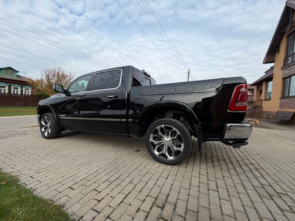 2022 Ram 1500 Crew Cab V, чёрный, 7950000 рублей