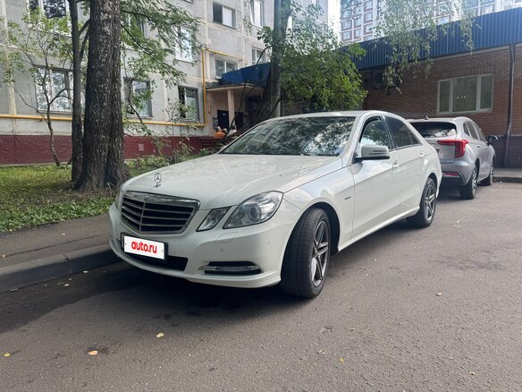 2011 Mercedes-Benz E-Класс 200 5G-Tronic IV (W212, S212, C207), белый - вид 1
