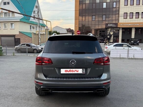 2016 Volkswagen Touareg II Рестайлинг, серый, 4000000 рублей - вид 5