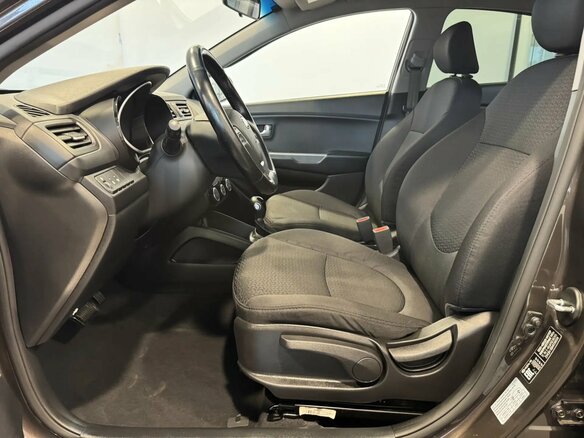 2016 Kia Rio III Рестайлинг, коричневый, 1150000 рублей - вид 8