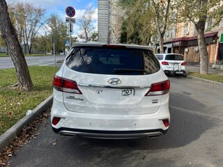 2017 Hyundai Santa Fe Grand III Рестайлинг, белый, 2250000 рублей, вид 3