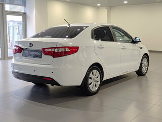 2013 Kia Rio 5-speed III, белый, 670000 рублей, вид 5