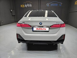 2026 BMW 5 серии 530i xDrive VIII (G60/G61/G68), белый, 8600678 рублей, вид 4