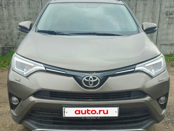 2018 Toyota RAV4 IV (XA40) Рестайлинг, коричневый, 3400000 рублей